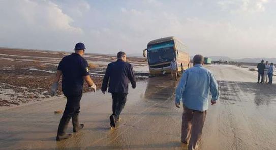 فتح طريق غارب القاهرة بعد غلقه بسبب الأمطار