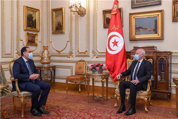 مصطفى مدبولي والرئيس التونسي قيس سعيد